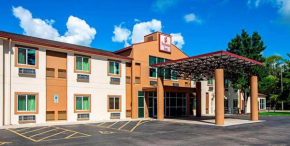 Гостиница Seasons Inn Traverse City  Траверс Сити